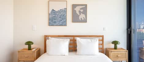 2 bedrooms, iron/ironing board, Internet, bed sheets