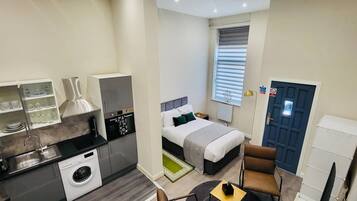 1 bedroom, desk, iron/ironing board, free WiFi