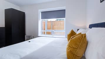 3 Schlafzimmer, Schreibtisch, Bügeleisen/Bügelbrett, kostenloses WLAN