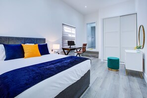 Desk, iron/ironing board, travel cot, free WiFi - Hybrid Resi - Wandsworth - Apartment (London)