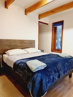 2 bedrooms, Internet, bed sheets