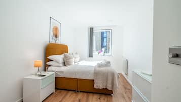 1 habitación, escritorio, tabla de planchar con plancha y wifi gratis