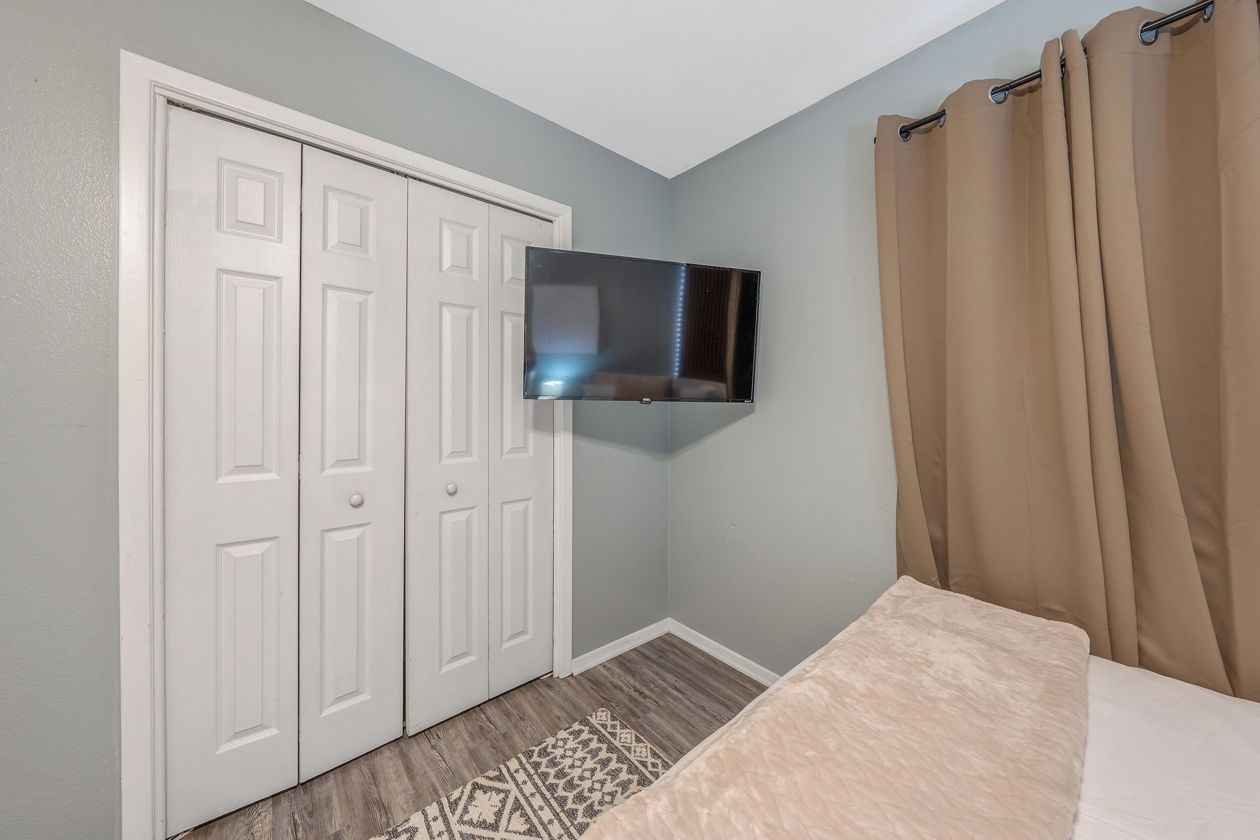 2 bedrooms, iron/ironing board, WiFi (free), bed sheets