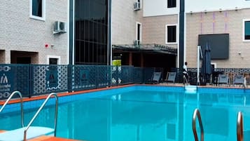 Piscina externa