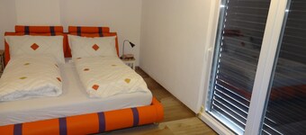 Delightful 4-bedroom house with AC in charming Koblenz