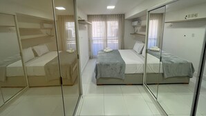 Căn hộ | Màn/rèm cản sáng, bàn ủi/dụng cụ ủi quần áo 