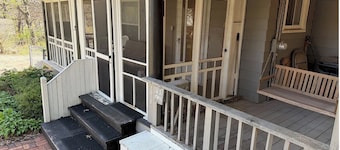 Amazing Location~Fenced In~Great Patio~ Fire Pit