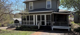 Amazing Location~Fenced In~Great Patio~ Fire Pit