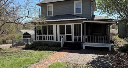 Amazing Location~Fenced In~Great Patio~ Fire Pit