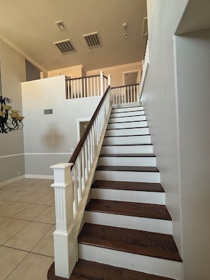 Unclassified image, 2 of 16, button - Spacious 5-bedroom house with AC in marvelous North Las Vegas (North Las Vegas)