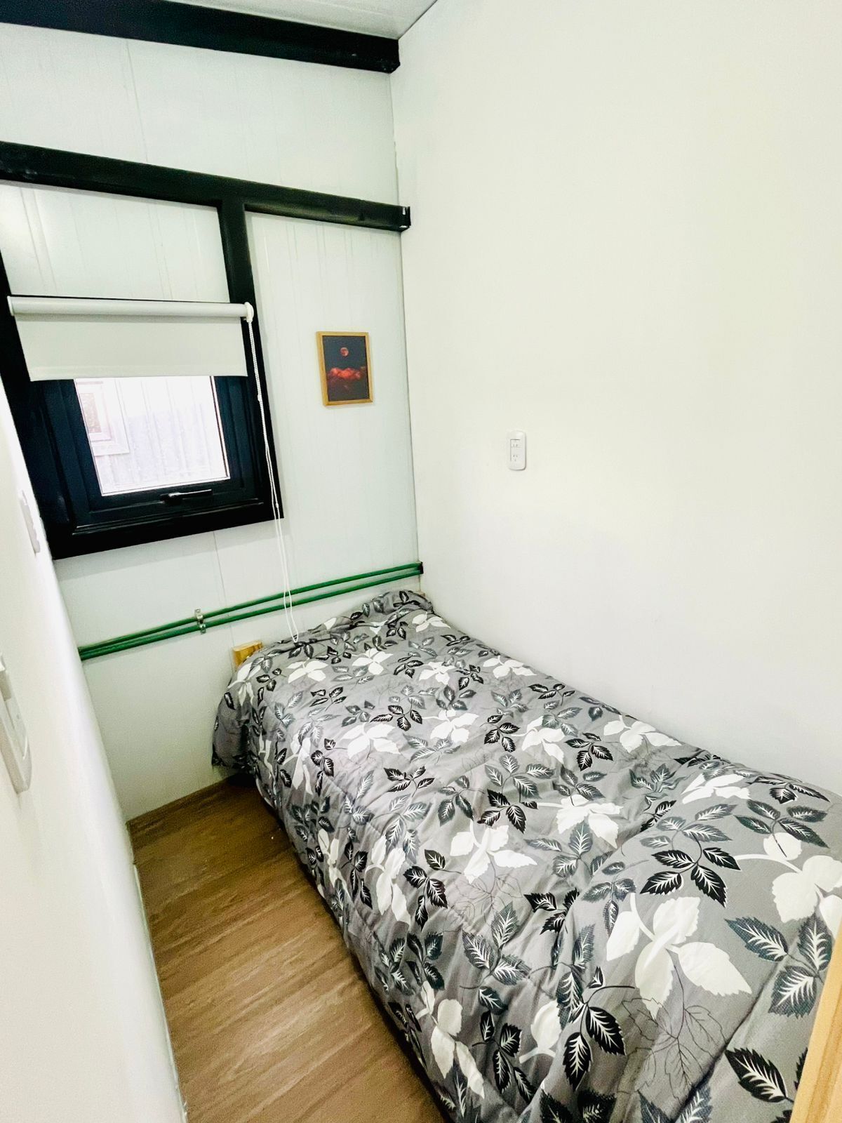 2 bedrooms, internet, bed sheets