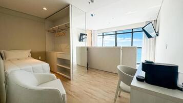 1 habitación, tabla de planchar con plancha, wifi gratis y ropa de cama