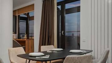 Luxury-Penthouse, Stadtblick | Speisen