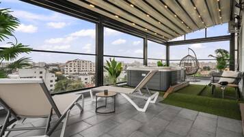 Ático de lujo, vistas a la ciudad | Interior