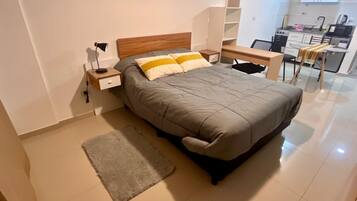 1 habitación, tabla de planchar con plancha y acceso a internet