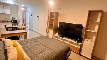 1 bedroom, iron/ironing board, internet, bed sheets