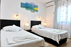 Room - Bošković-Apartment-2, Modern Family Apartment with Balconies | 2 Bedrooms 6 pers (Rudina)