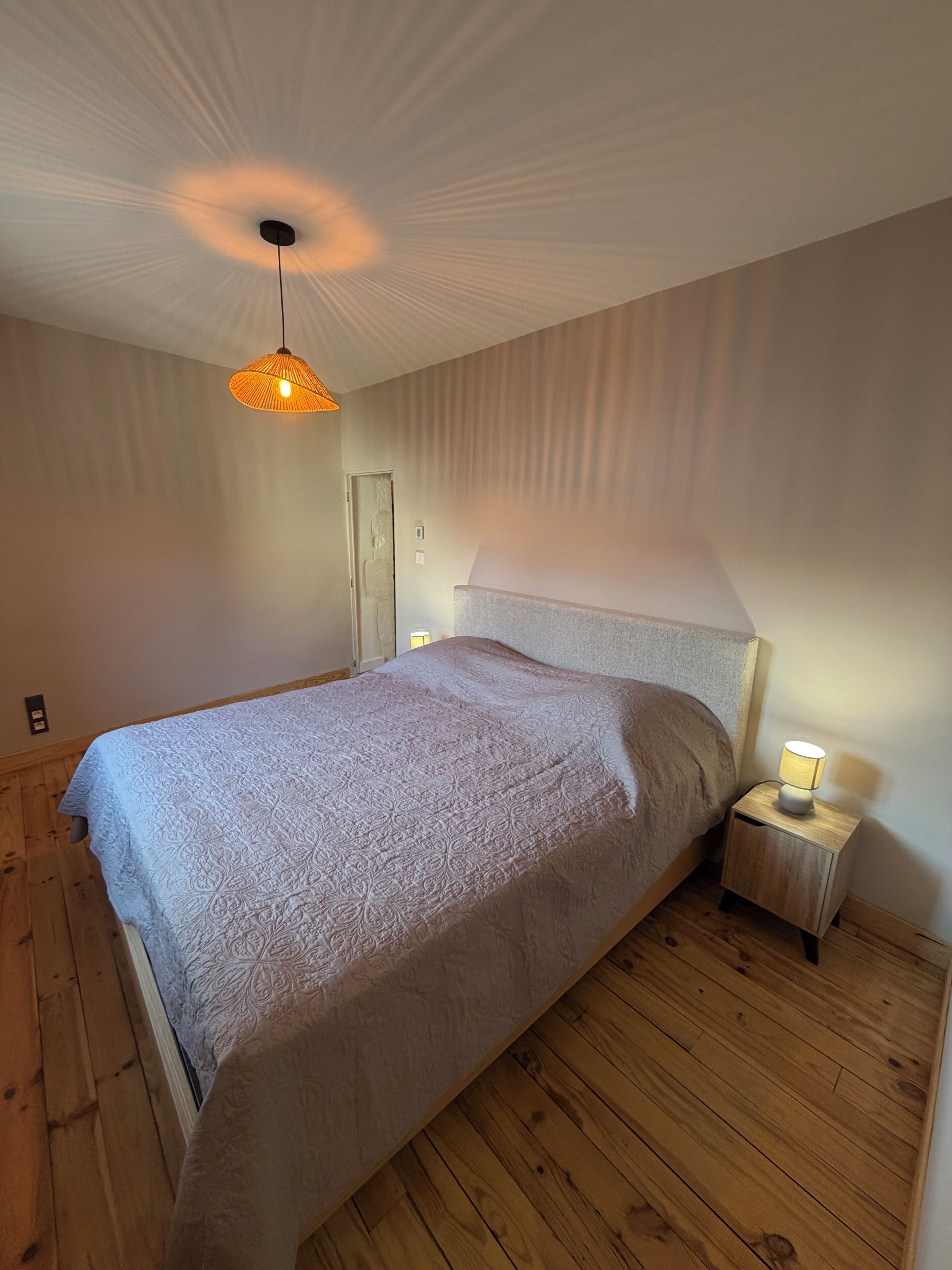 3 bedrooms, internet, bed sheets