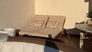 Apartment (One Bedroom Apartment with Sea View a) | Terrasse/Patio