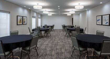 Suite w/ Fireplace & Full Kitchen | Free Breakfast