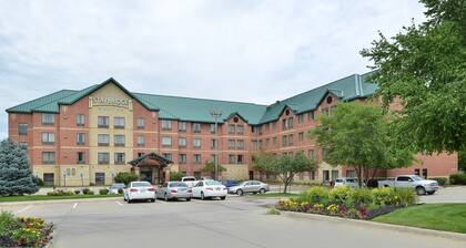 Suite w/ Fireplace & Full Kitchen | Free Breakfast