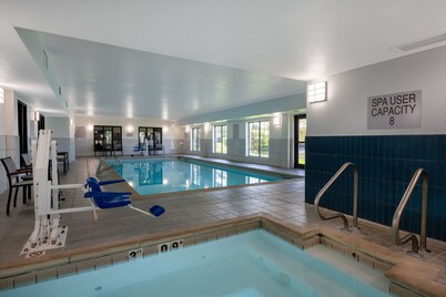 Accessible Studio Suite w/ Tub | Free Breakfast!