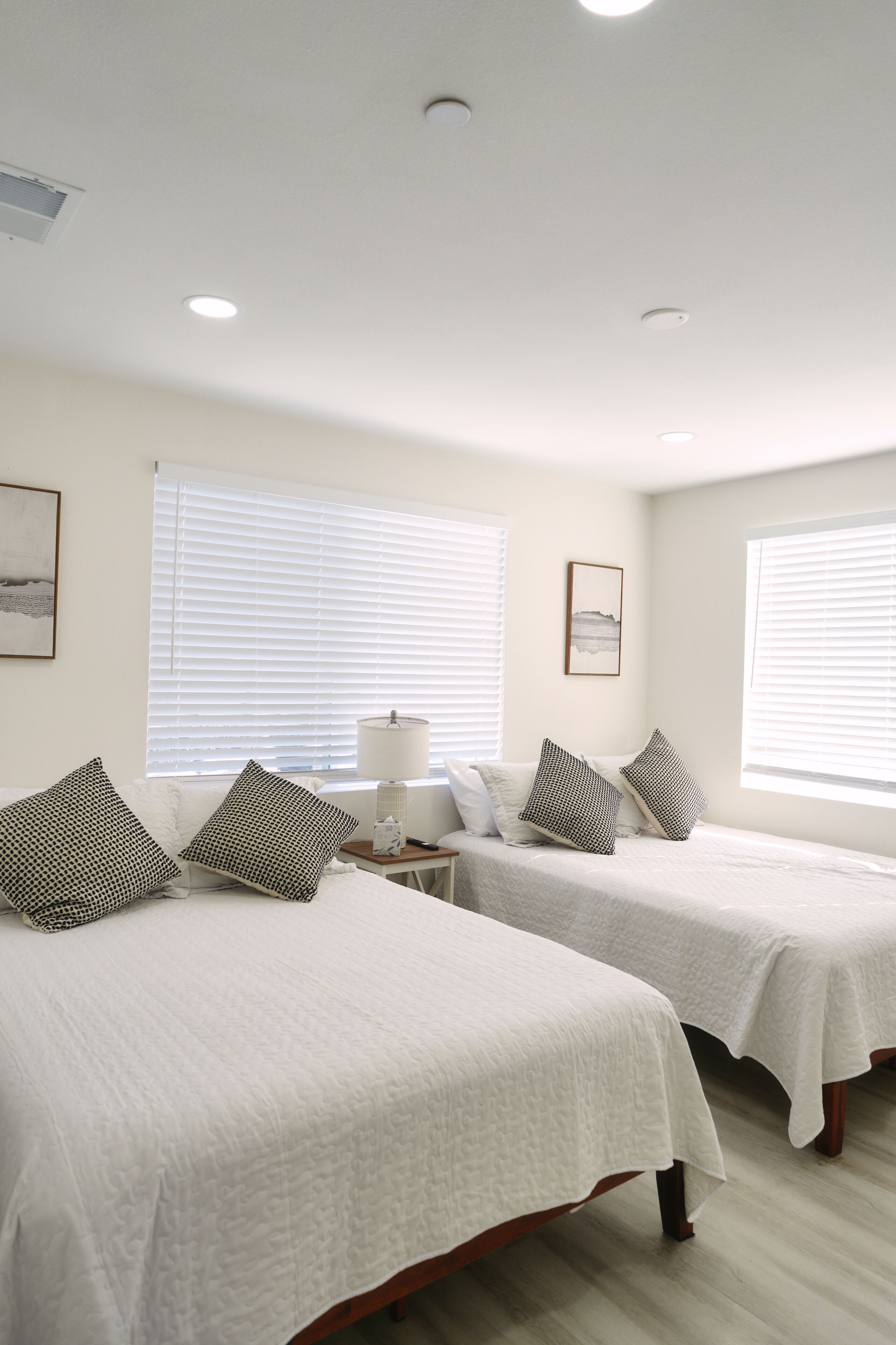 3 bedrooms, WiFi (free), bed sheets