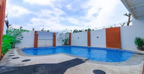 Indoor pool - Cozzy Villa Gardenia (Batu)
