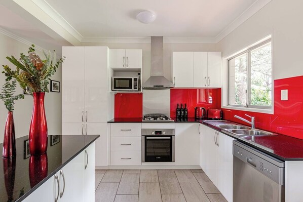 Coffee/tea maker, microwave, oven, stovetop