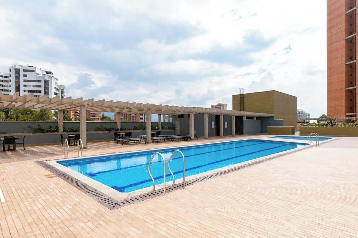 حمام سباحة