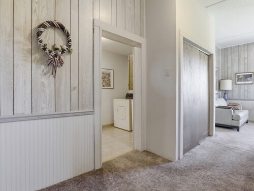 Charming Apartment w/ Shared Deck & Lake Views
