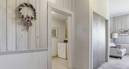 Charming Apartment w/ Shared Deck & Lake Views