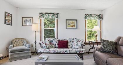 Cozy Retreat w/ Deck Near Cowanesque Lake