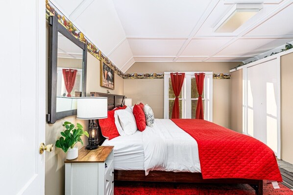 4 bedrooms, travel cot, WiFi, bed sheets