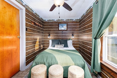 Cabin on Private Pond | Kayak, Fire Pit, Swing Set