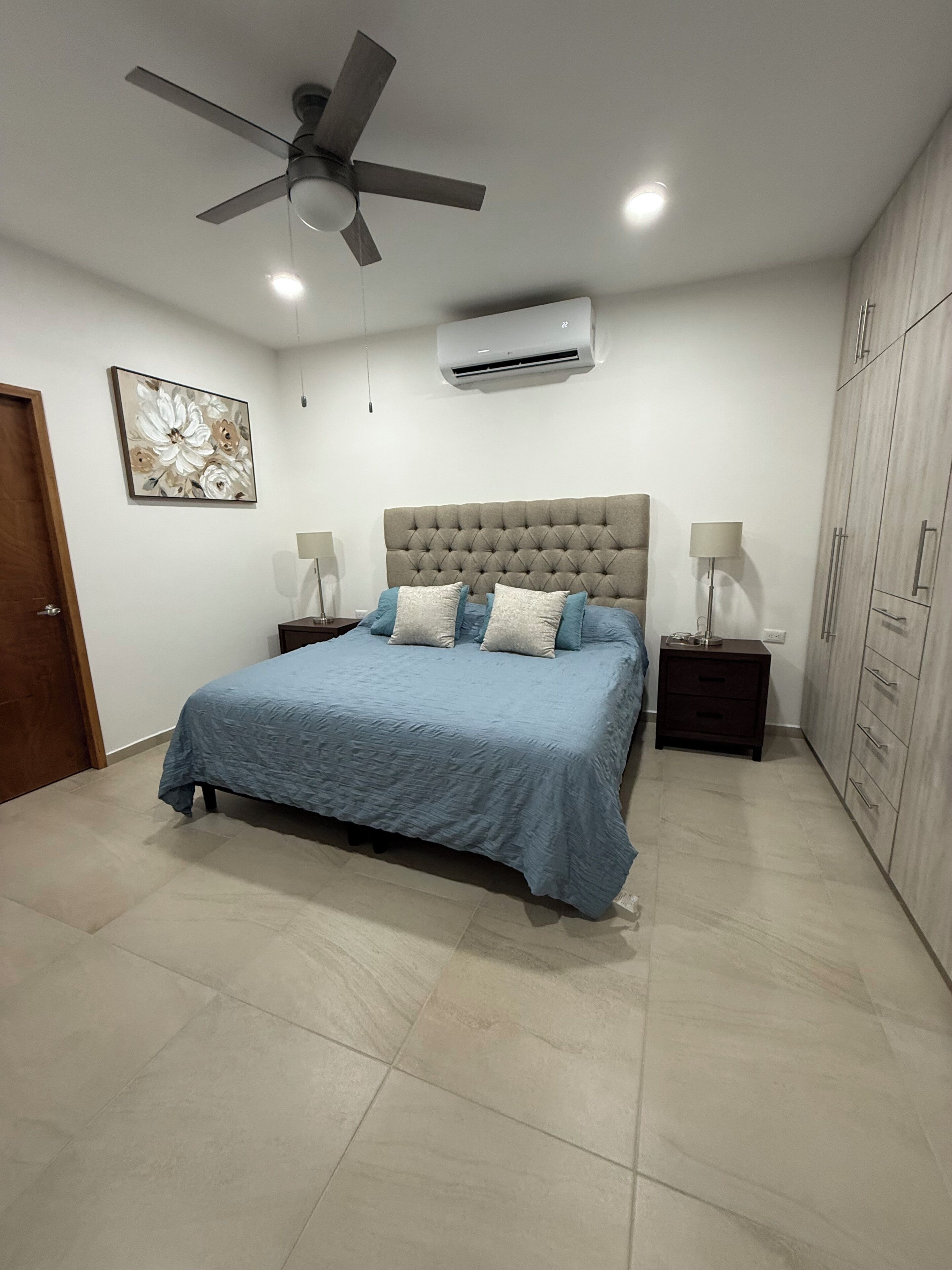 3 chambres, fer et planche à repasser, Wi-Fi gratuit, draps fournis