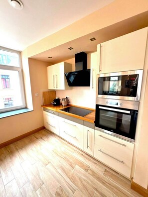 Private kitchen - Spacious 1 bedroom with 4 beds  (Luxembourg)