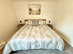 1 bedroom, desk, WiFi, bed sheets