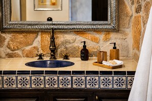Soap, shampoo, toilet paper - Viñedo Luka XVXV (San Miguel de Allende)