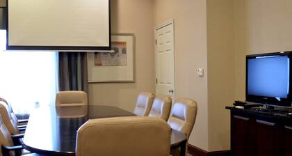 Spacious 1BR Suite w/ Free Breakfast, Pool & Gym