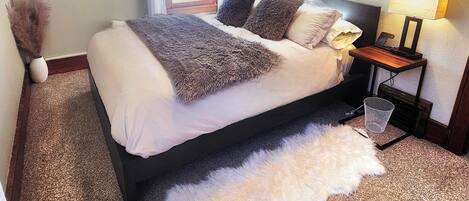3 bedrooms, desk, iron/ironing board, WiFi