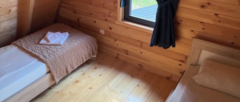 2 bedrooms, WiFi, bed sheets