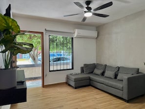 TV - Vive Mazatlán a pasos del mar by Partner Host (Mazatlán)