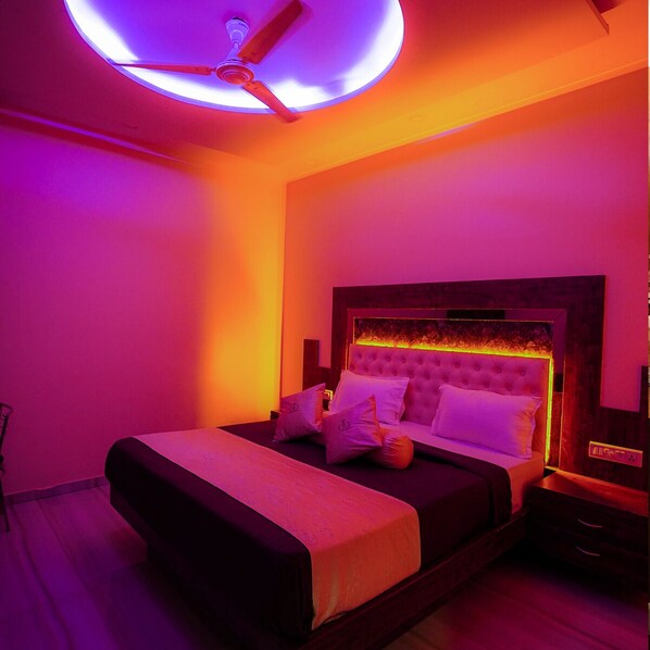 Laptop workspace, free WiFi - Hotel Royace Executive By Glitz Hotels (Mumbai)