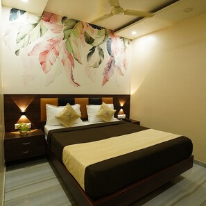 Laptop workspace, free WiFi - Hotel Royace Executive By Glitz Hotels (Mumbai)