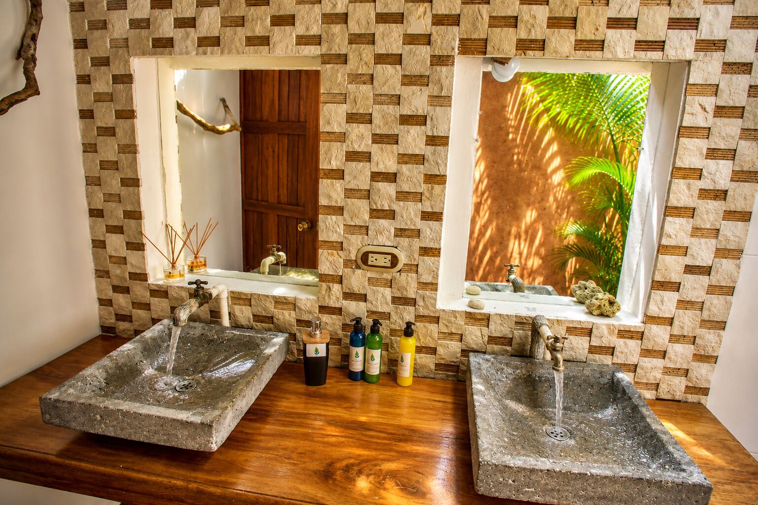 Family Cabin, Lagoon View | Bathroom
