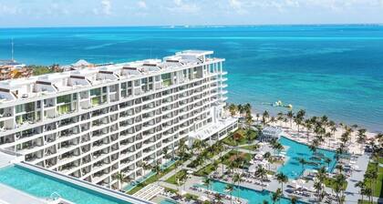 Spacious 3-bedroom condo with AC in adorable Cancun
