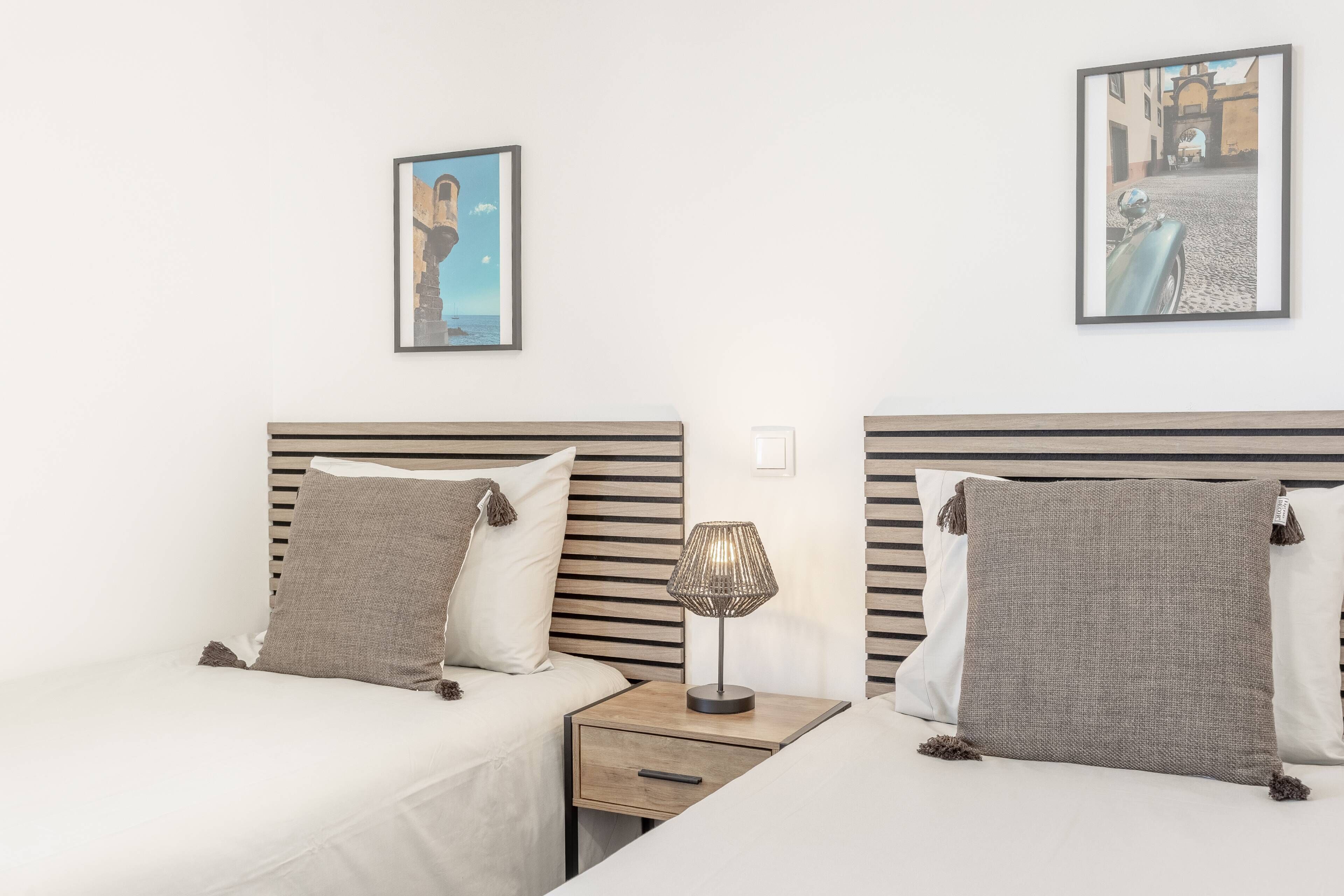 Iron/ironing board, internet, bed sheets