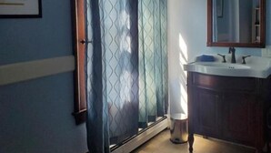 Unclassified image, 3 of 33, button - The Firehouse Inn (Barre)