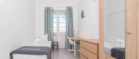 9 dormitorios, tabla de planchar con plancha, Internet y ropa de cama